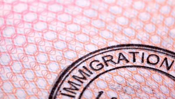 Immigration professionnelle les 10 questions que se posent les employeurs lorsqu’ils recrutent un salarié étranger